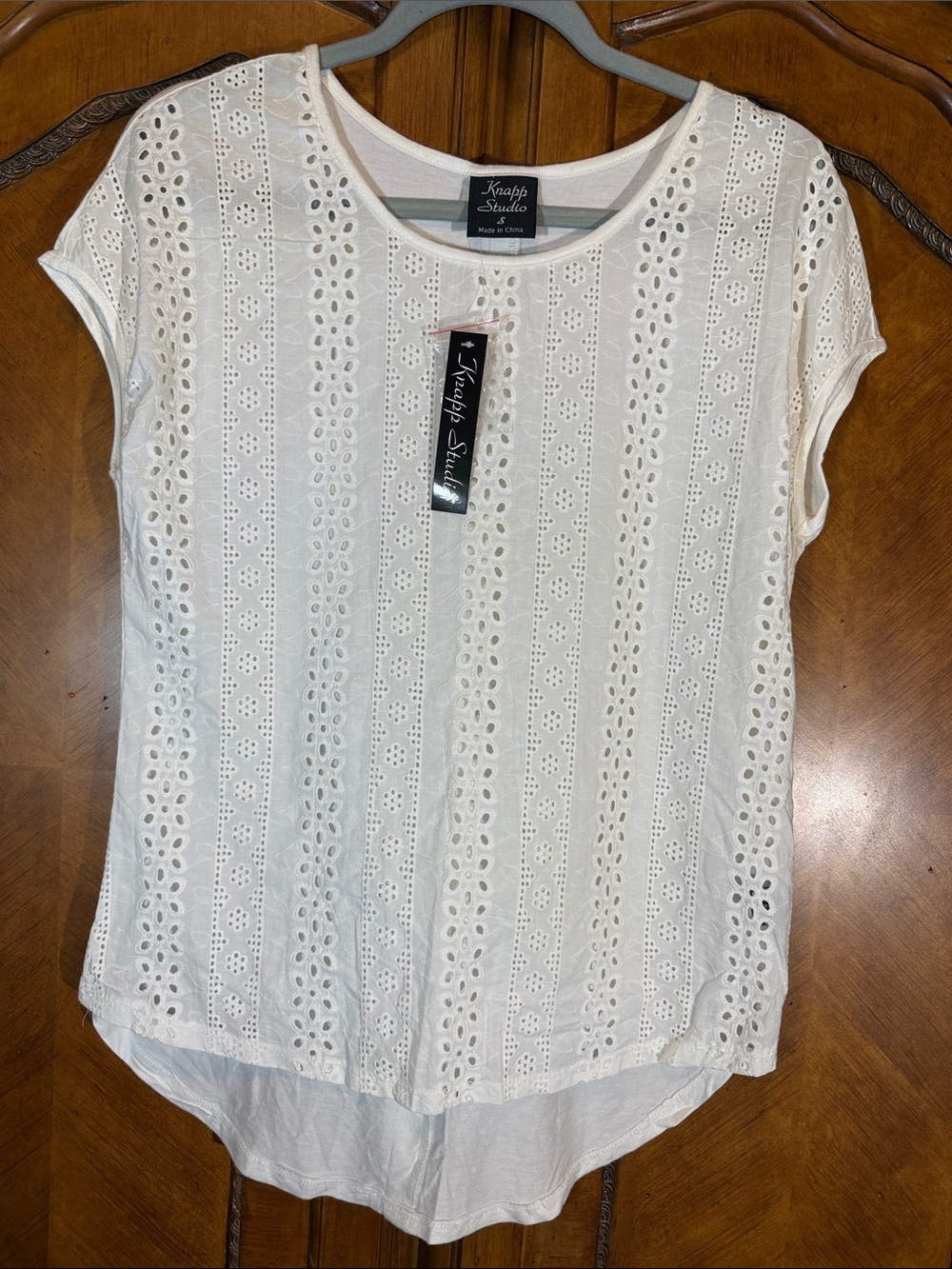 Knapp Studio White Eyelet Short Sleeve Top sz small